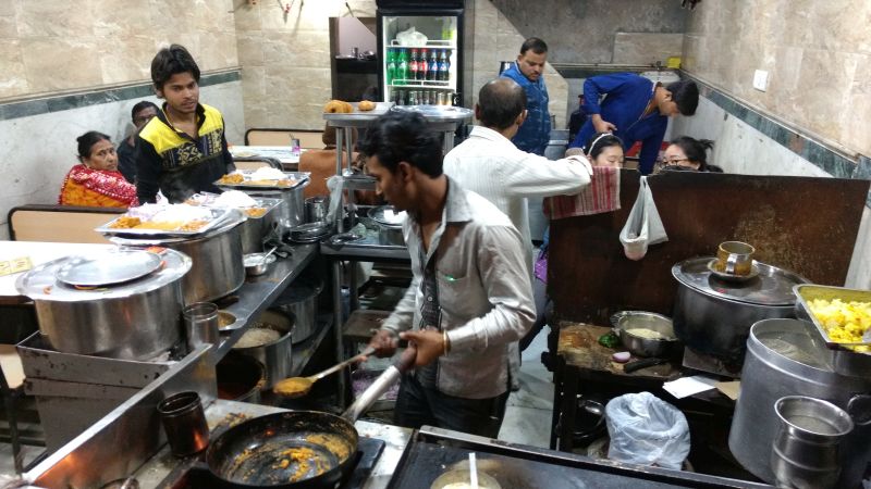 Indian Streetfood: Busy Kitchen